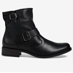 Black leather Bootie. Women Block Heel Booties BRAND NEW. US sizes